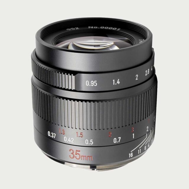 35mm F0.95 bokeh monster linser APS-C